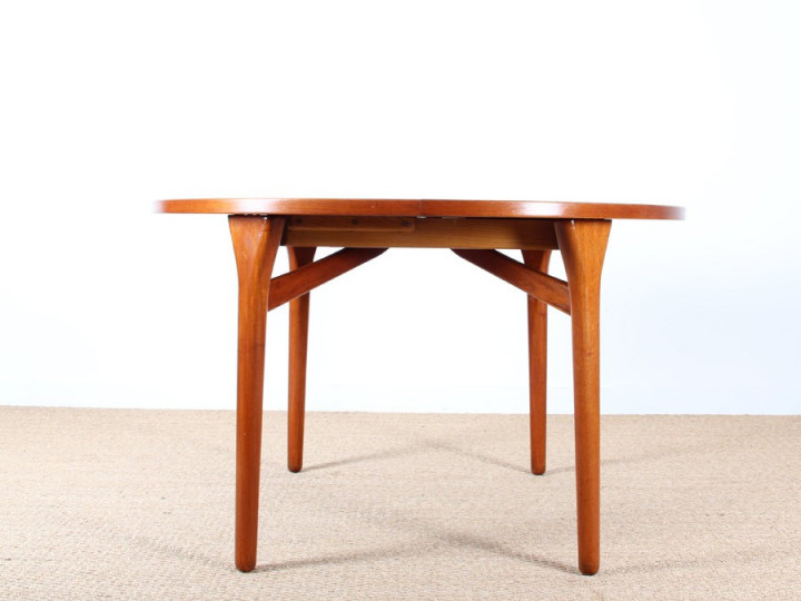 table de repas scandinave ronde en teck Henning Kjaernulf