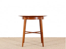 Petite table d’appoint scandinave en acajou