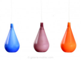 ensemble de 3 suspensions scandinaves en opale de couleur design danois luminaires design scandinave vintage