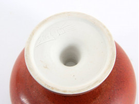 scandinavian footed bowl in reddish brown glaze by Stig Lindberg for Gustavsberg in 1979