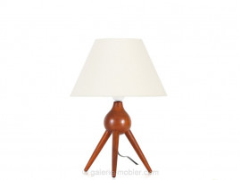  petite lampe scandinave à poser pied tripode en teck design Severin Hansen