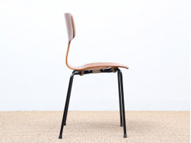 Paire de chaises Arne Jacobsen modèle 3103 en teck et piètement gainé noir. Année 1964