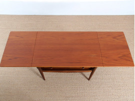 Travailleuse scandinave ou table de couture en teck