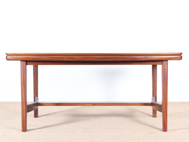 Sandinavian dining table in mahogany