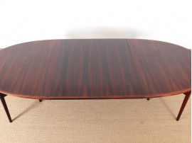 Scandinavian dining table in Rio rosewood by Arne Vodder 