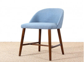 Petit fauteuil scandinave à dossier bas