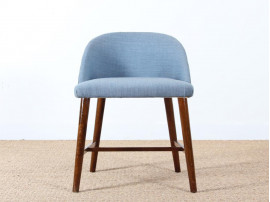 Petit fauteuil scandinave à dossier bas