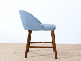 Petit fauteuil scandinave à dossier bas