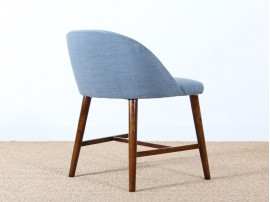 Petit fauteuil scandinave à dossier bas