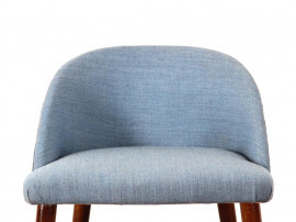 Petit fauteuil scandinave à dossier bas