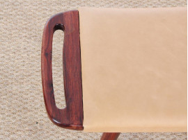 Tabouret à poignées modèle GM01