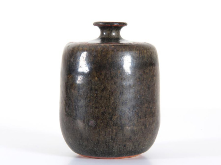 Unique stoneware vase brown glaze. Rolf Palm, own studio, Mölle, Höganäs, 1971. 