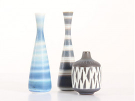 Vase miniature à motifs triangulaires 