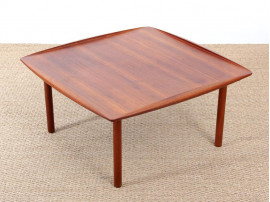 Table basse scandinave en teck modèle GJ 108