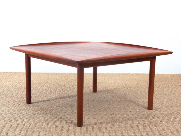 Table basse scandinave en teck modèle GJ 108