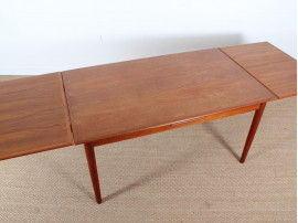 Danish mid modern dining table in teak with extensibles leaves