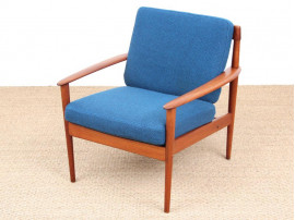 Danish modern pair of lounge chairs in teak model PJ56