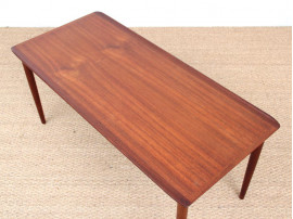 Petite table basse scandinave en teck