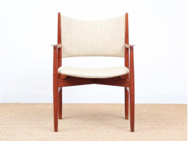 Paire de fauteuils scandinaves en teck. 