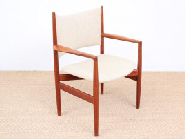 Paire de fauteuils scandinaves en teck. 