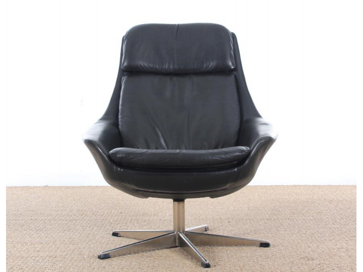 Danish mid-century modern swivel  lounge chair