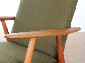 Paire de fauteuils scandinaves modèle "Cigar" GE-240