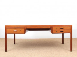 Danish mid-century modern free standing desk by Aksel Bender Madsen & Ejner Larsen pour Willy Beck.