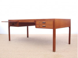 Danish mid-century modern free standing desk by Aksel Bender Madsen & Ejner Larsen pour Willy Beck.