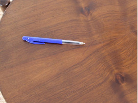 Petite table d'appoint scandinave  en acajou