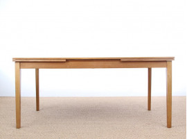 Danish mid-century modern extendable dining table in oak by Kai Winding