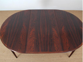 Table de repas scandinave ronde en palissandre de rio extenssible 4/6 pers.