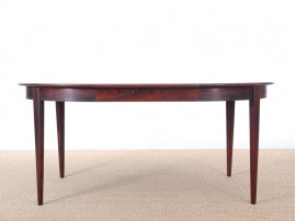 Scandinavian round dining table in Rio rosewood