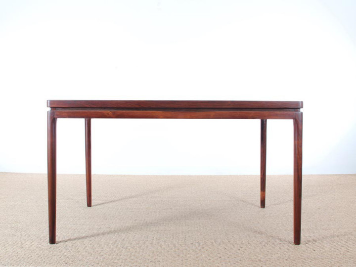 Mid-Century Modern Danish  dining table in Rio rosewood  by Johannes Andersen