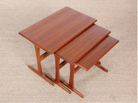 Tables gigognes scandinaves en teck (1950)