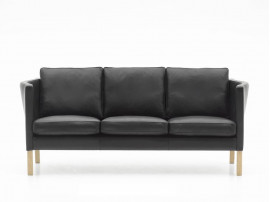 Canapé scandinave model AV 59, 3 places en cuir