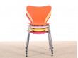 Suite de 4 chaises scandinaves serie 7, 4 couleurs.