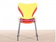 Suite de 4 chaises scandinaves serie 7, 4 couleurs.