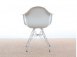 Suite de 4 fauteuils Eames Plastic Armchair DAR blanc 