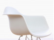 Suite de 4 fauteuils Eames Plastic Armchair DAR blanc 