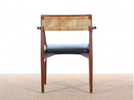 Paire de fauteuils scandinaves  en teck et cuir modèle W26