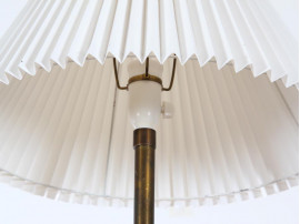 Grand lampadaire scandinave en teck et laiton