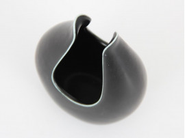 Petit scandinave vase noir