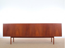 Mid-Century Modern scandinavian sideboard in teak by de Ejner Larsen.