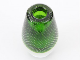 Petit vase en verre vert gunnel Nyman