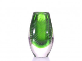 Petit vase en verre vert gunnel Nyman