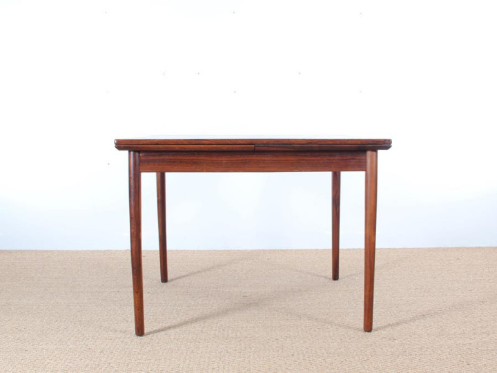 Scandinavian dining table in rosewood 4-8 p.