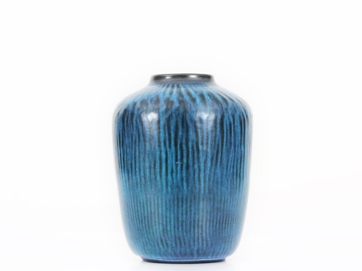 Ceramique scandinave, Vase bleu turquoise modèle 5078. 
