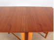 Table console scandinave pliante modèle Maria en teck. 10 pers.