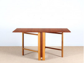 Table console scandinave pliante modèle Maria en teck. 10 pers.