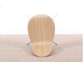 Tongue chair by Arne Jacobsen, new releases. 